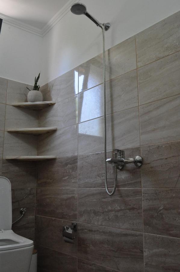Timber Guest House Берат Экстерьер фото