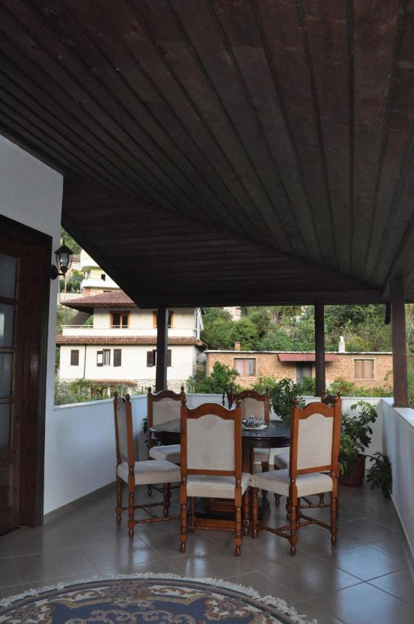 Timber Guest House Берат Экстерьер фото
